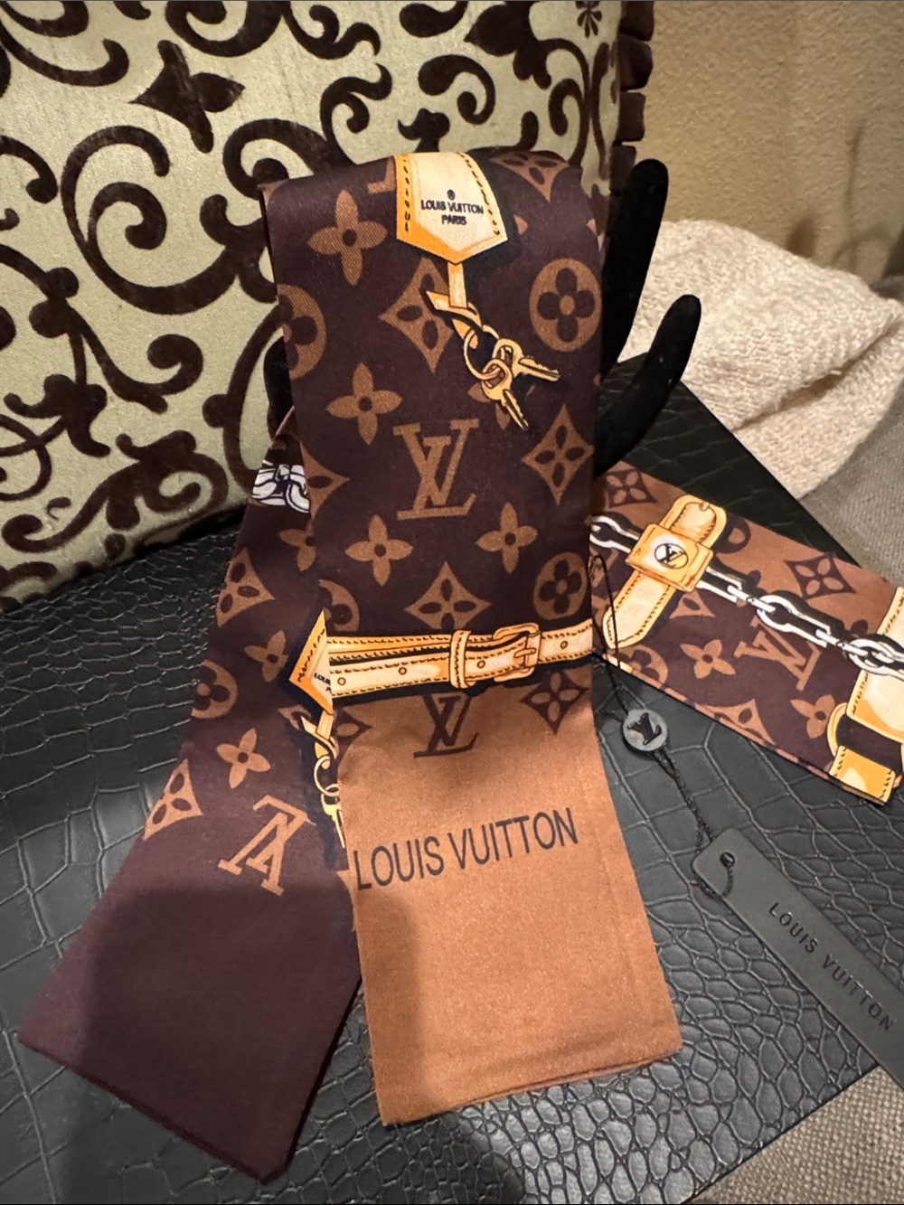 NEW LV 100% Silk Twillie Scarf Tie